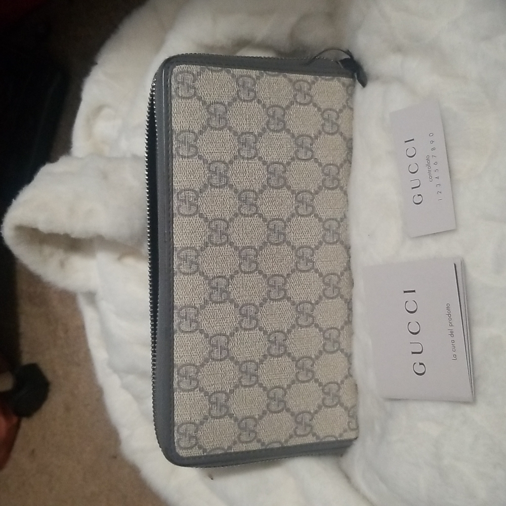 Gucci wallet